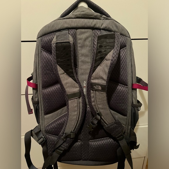 The north face trail back pack - Picture 4 of 6